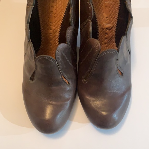 Chie Mihara Brown Leather Booties - Women’s Size 39 - Picture 3 of 8